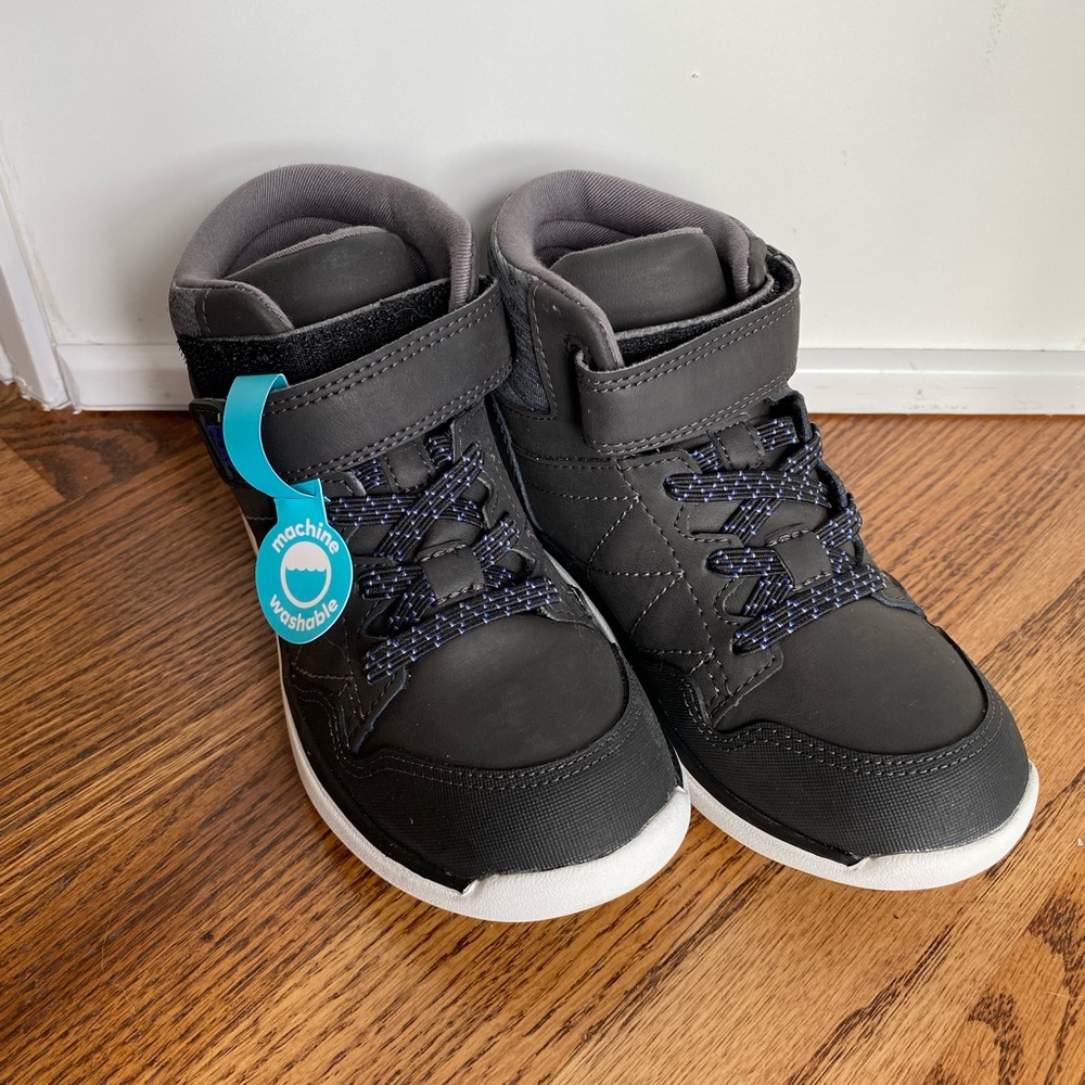 Stride Rite made2play Saul boots